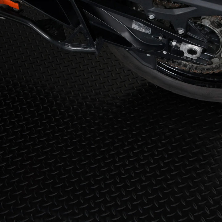 G-Floor - Diamond Tread Roll-Out Flooring 7.5 × 17 ft