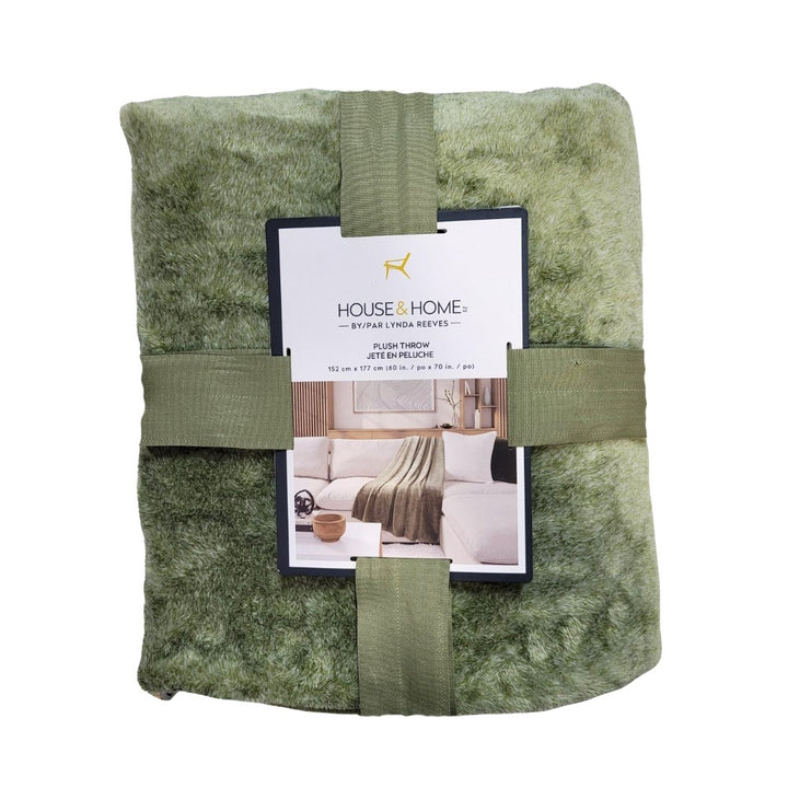 House & Home Plush Throw