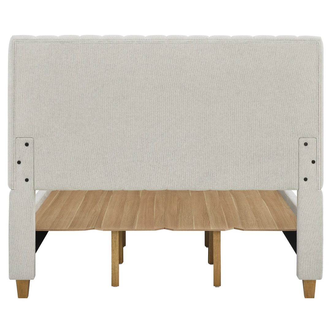 Thomasville – Upholstered Bed