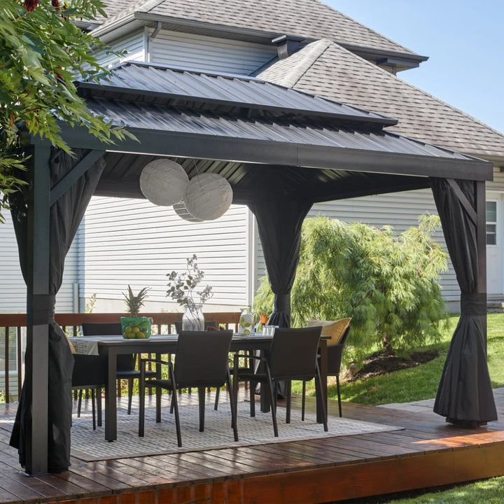 Sojag - Gazebo Alma 10 pi x 14 pi avec moustiquaire et rideaux