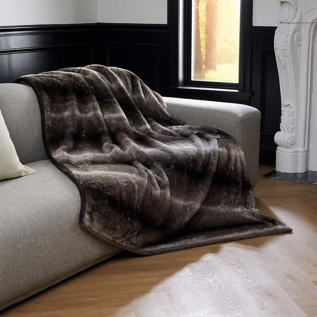 Mon Chateau - Luxury Faux Fur Throw