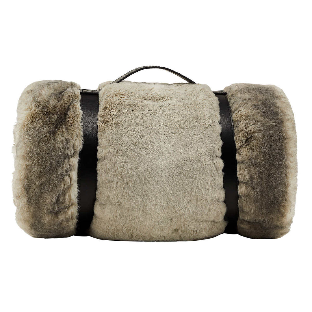 Mon Chateau - Luxury Faux Fur Throw