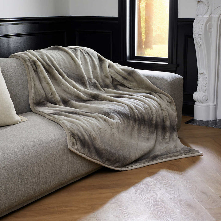 Mon Chateau - Luxury Faux Fur Throw