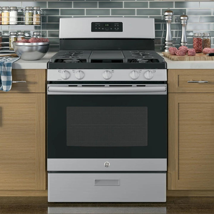 GE - 30 in Freestanding Gas Range