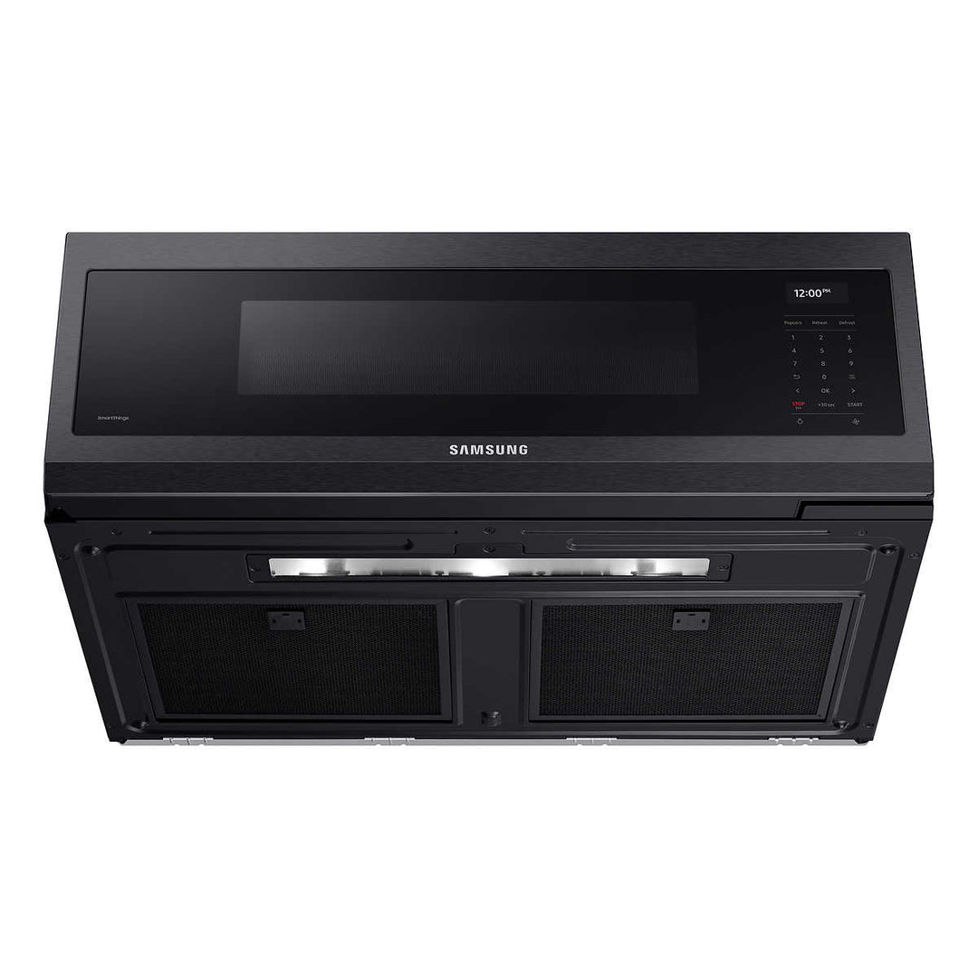 Samsung – Four à micro-ondes ultra-plat de 1,1 pi³ à hotte intégrée de 550 pi³/min